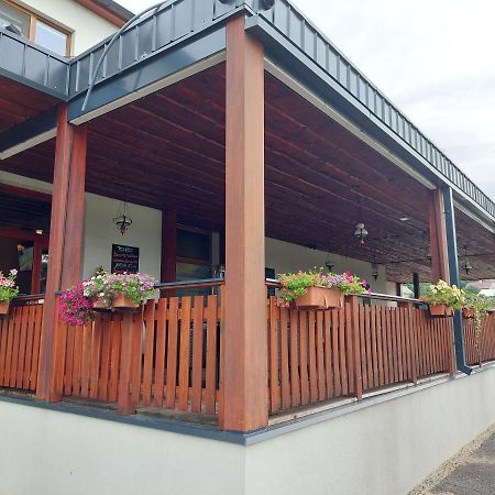 Penzion Country Steak Restaurant Lanškroun Exterior foto
