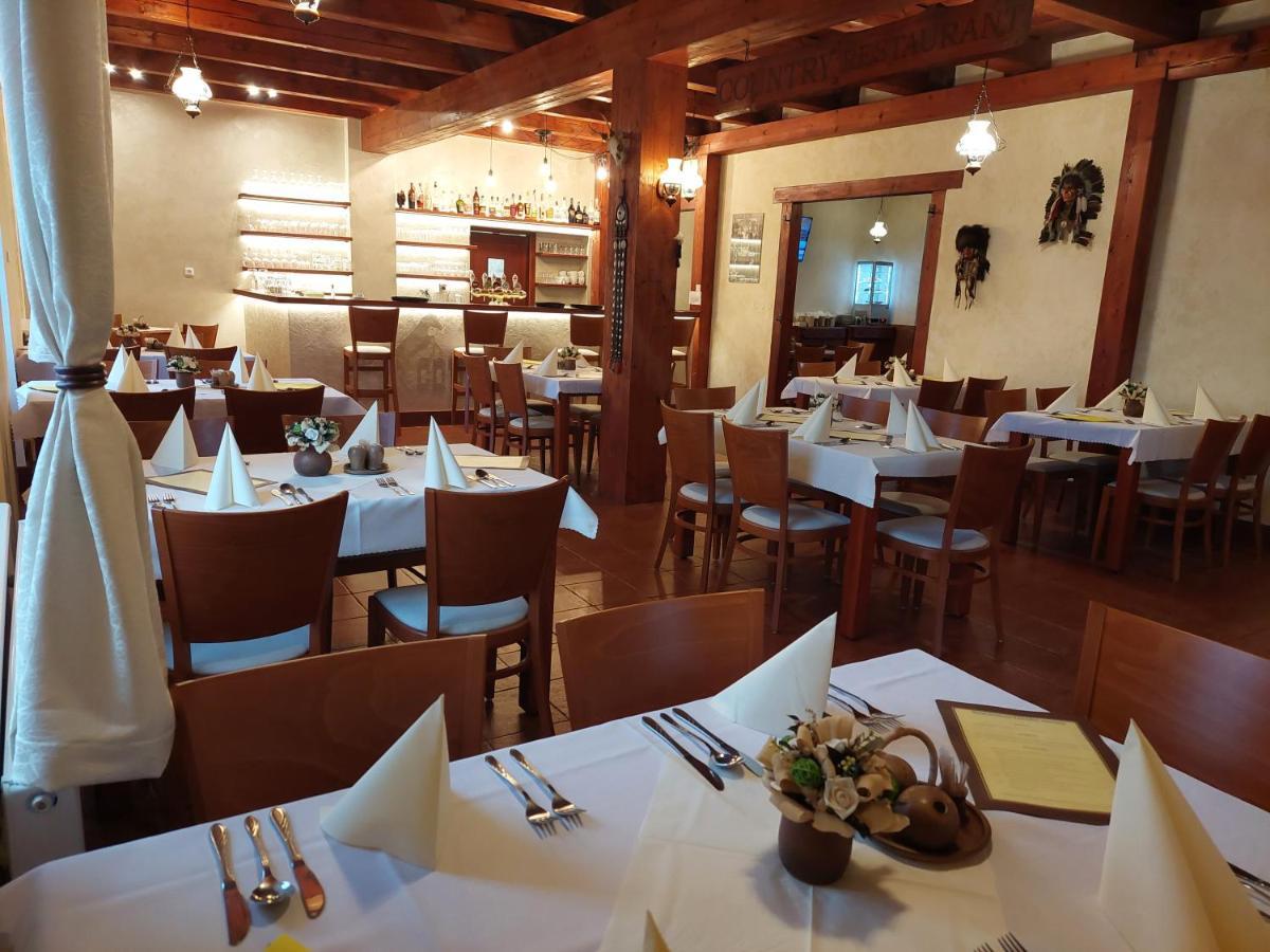 Penzion Country Steak Restaurant Lanškroun Exterior foto