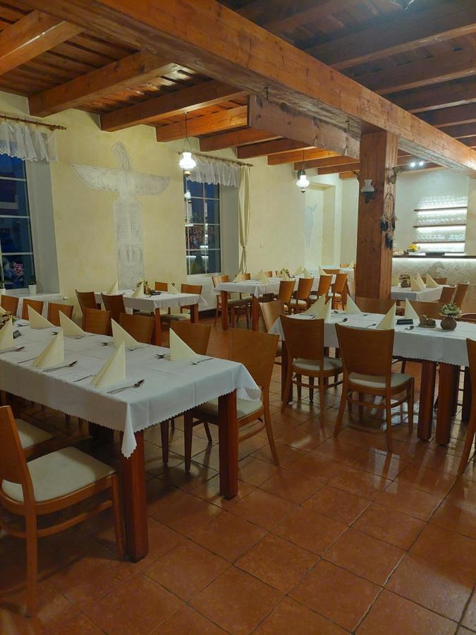 Penzion Country Steak Restaurant Lanškroun Exterior foto